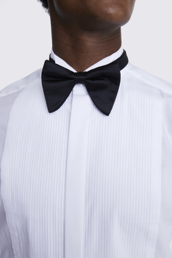 Tailored Fit White Wing Collar Pleated Dress Shirt