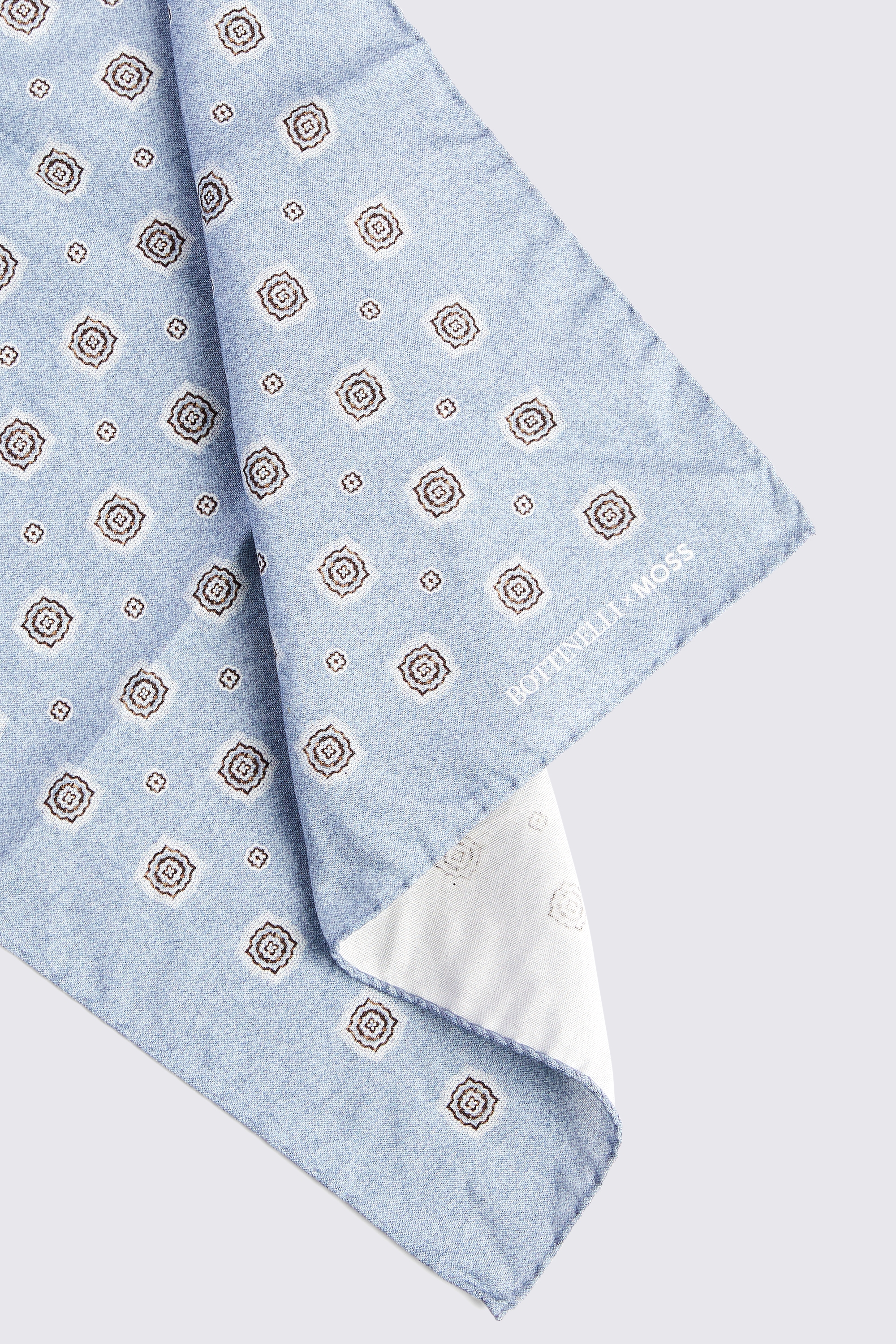 Bottinelli Sky Silk Medallion Pocket Square
