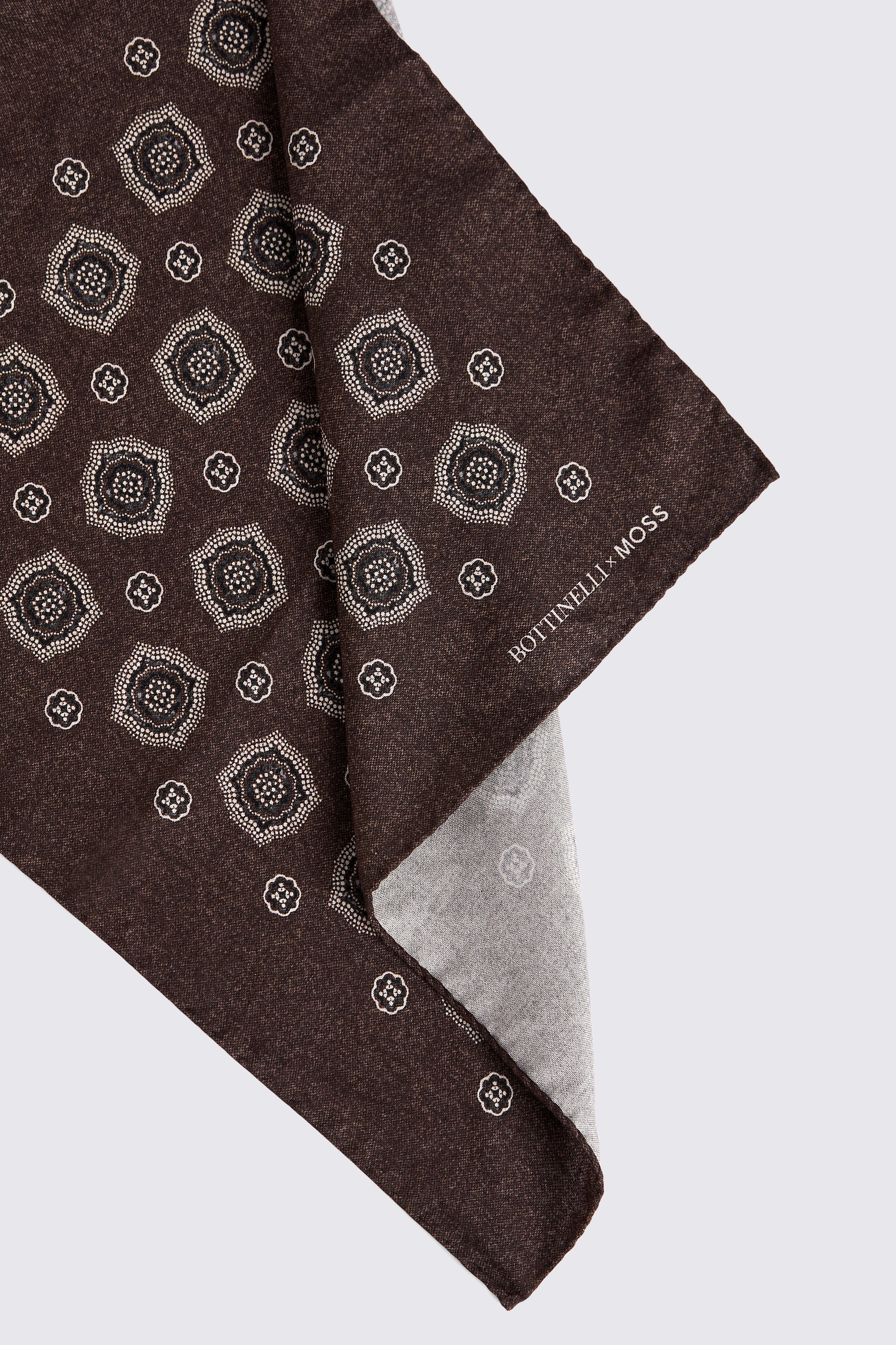 Bottinelli Cappuccino Silk Jumbo Medallion Pocket Square