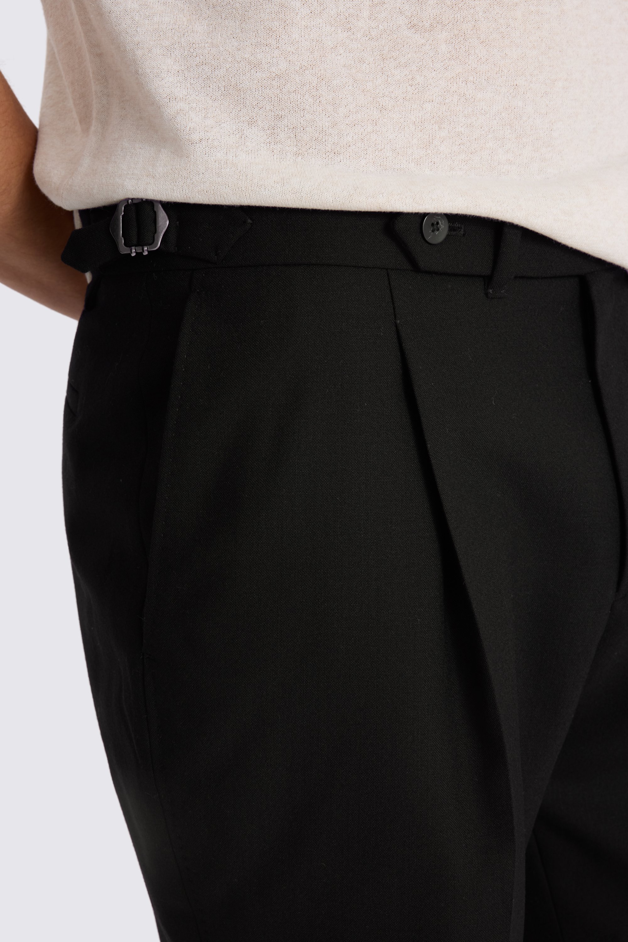 Black Wool Pleated Short 