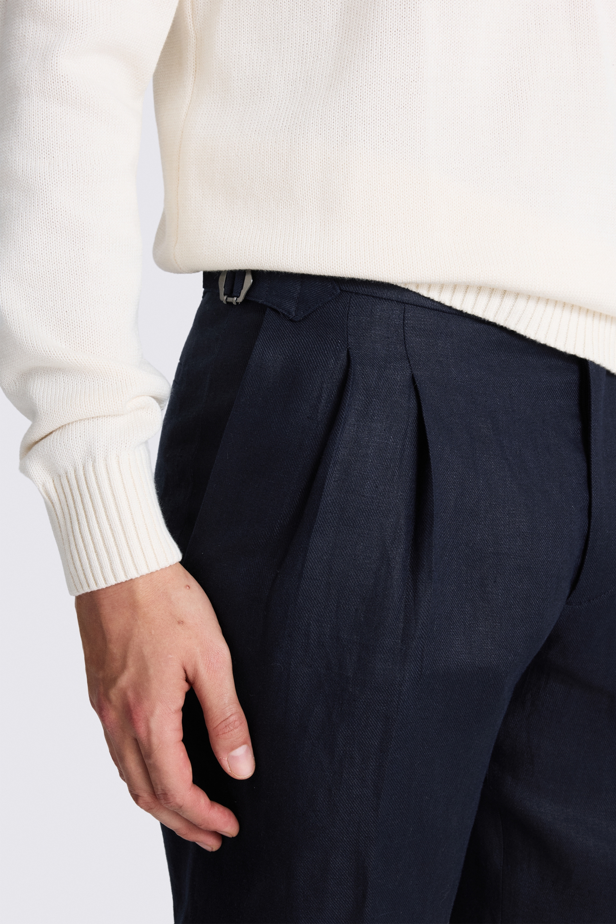 Navy Linen-Blend Pleated Shorts