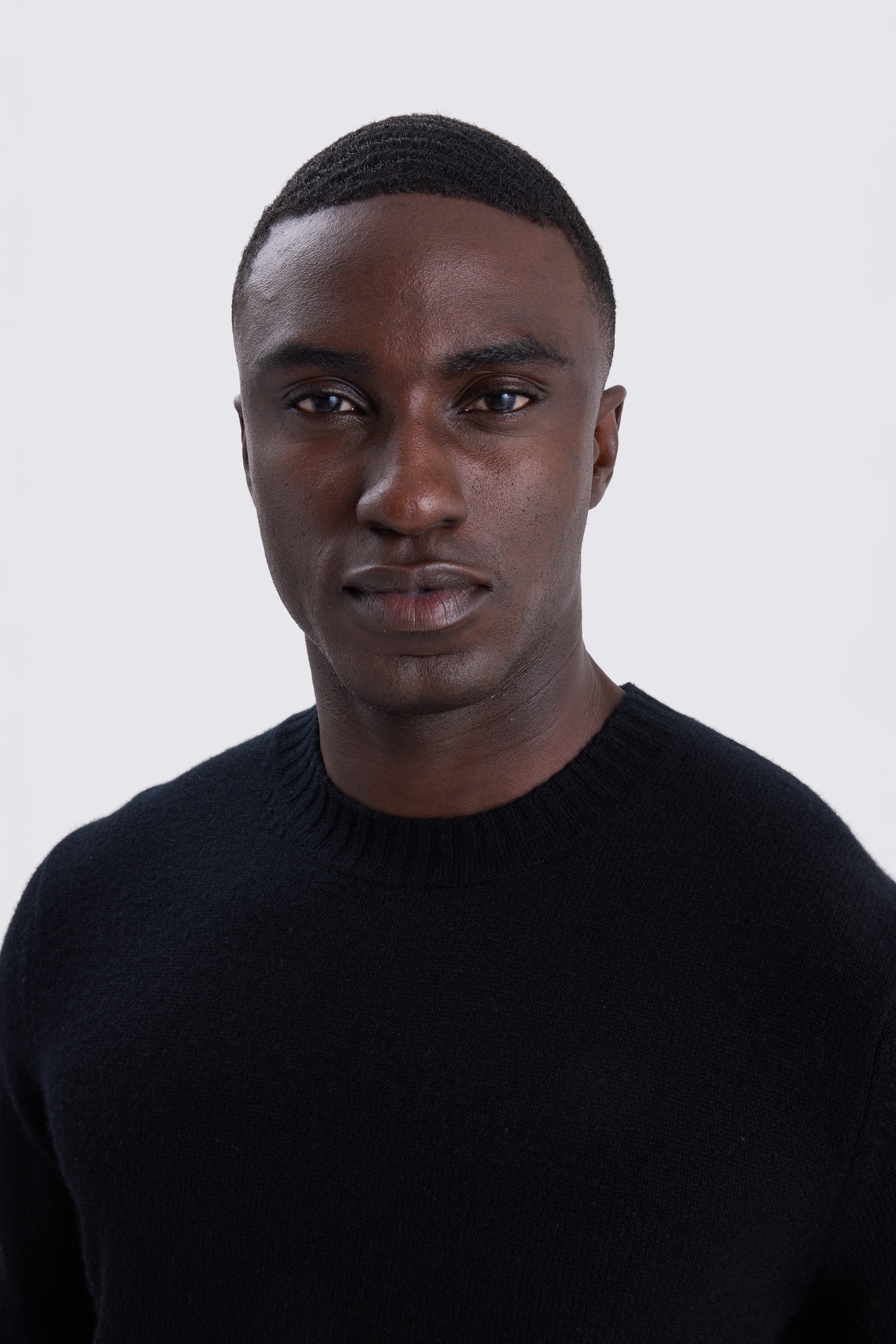 Black Cashmere Crew Neck